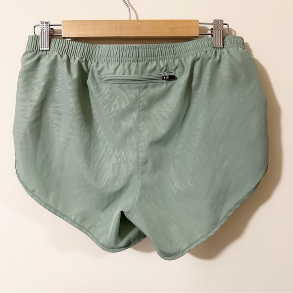 Nike Dri Fit Running Green Pattern Shorts Pocket Size Medium Athletic - Picture 2 of 11
